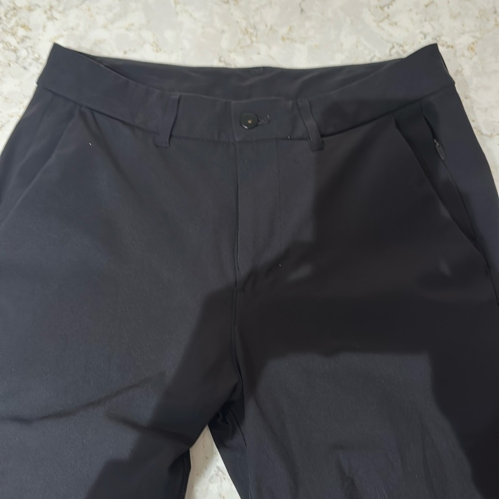 Men’s slim fit lululemon commission trouser 30x32